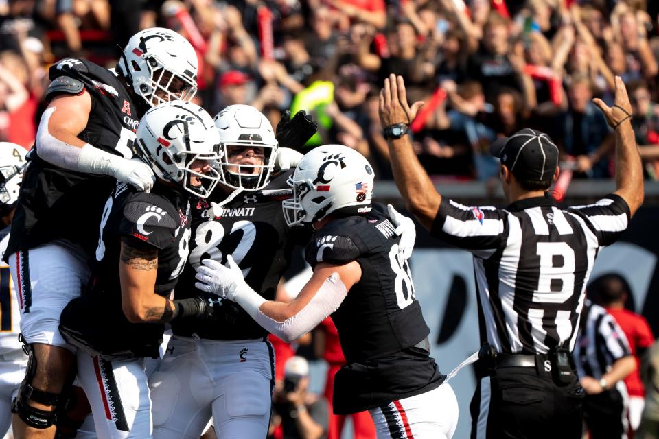 Payten Singletary (88) has bided his time waiting for his time as a Bearcat tight end. 2023 could be the season where he scores touchdowns himself for Cincinnati.