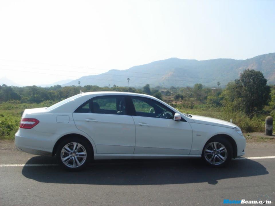 Mercedes-Benz will launch a minor facelift of the E-Class by mid-2013. Changes are mainly cosmetic.