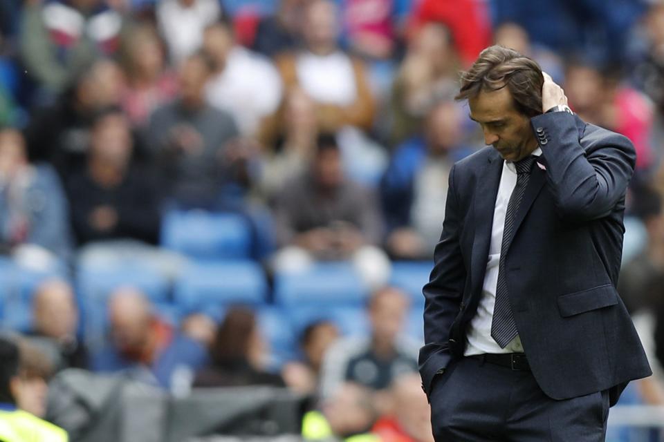 The pressure on Real Madrid manager Julen Lopetegui is mounting after Saturday’s 2-1 home loss to Levante. (EFE/Rodrigo Jimenez)