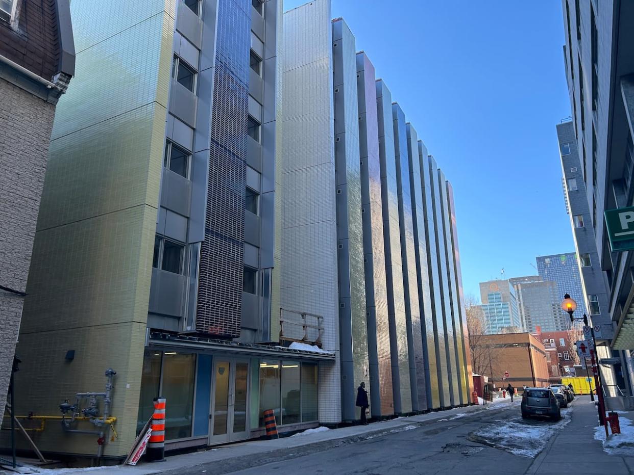 The building is located is located on Christin Street, between Ste-Catherine Street and René-Lévesque Boulevard. (Rowan Kennedy/CBC - image credit)