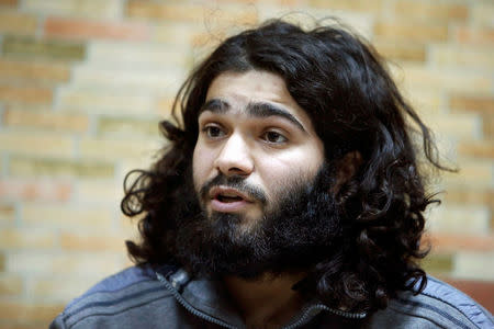 Former bakery worker Walid Ismail speaks during an interview with Reuters in a Kurdish security compound in the city of Erbil, Iraq November 28, 2016. Picture taken November 28, 2016. To match Exclusive MIDEAST-CRISIS/MOSUL-PRISONERS REUTERS/Azad Lashkari