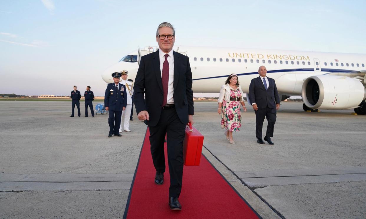 <span>Keir Starmer arrives at Joint Base Andrews in Maryland ahead of his meeting with Joe Biden.</span><span>Photograph: Stefan Rousseau/AP</span>