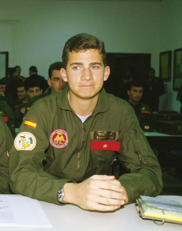 El rey Felipe durante su formación militar