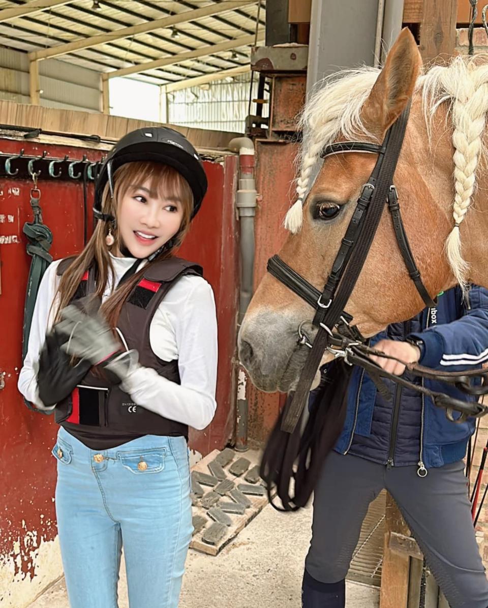 王宥忻最近愛上騎馬。（圖／固力狗提供）