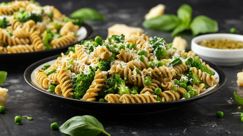 green peas broccoli pasta