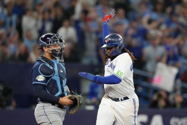 Toronto Blue Jays on X: A special night for Captain Kirk