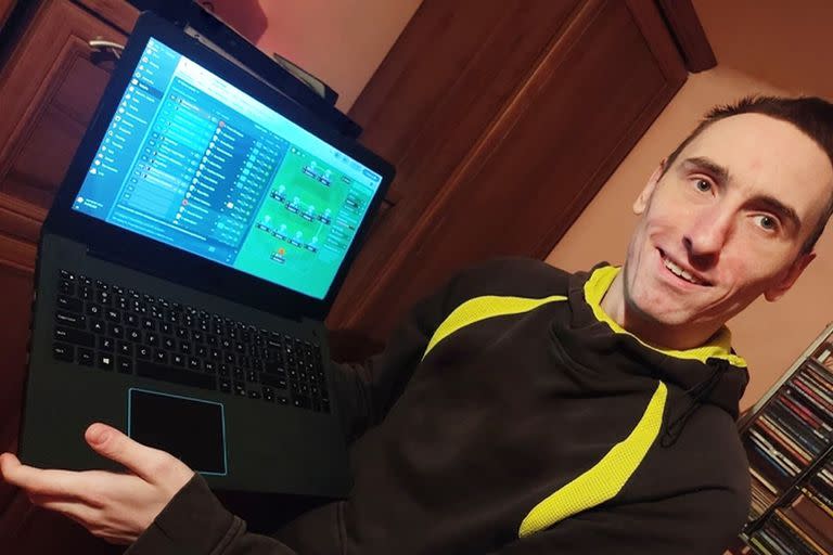 Pawel Sicinski tiene un récord Guinness a la partida más larga de Football Manager registrada hasta ahora, con 361 días que equivalen a 416 temporadas dentro del juego