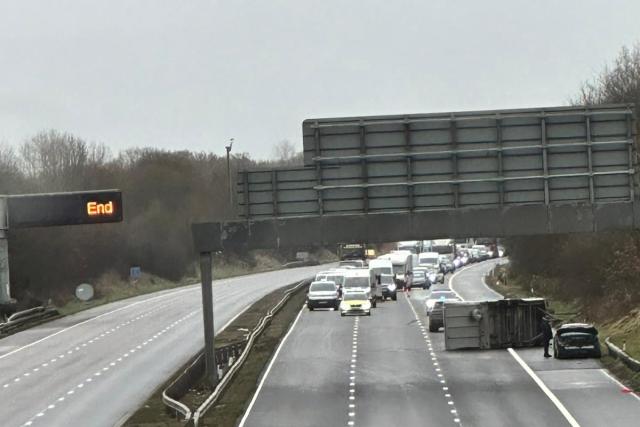 M56 closed in both directions in Cheshire due to overturned horsebox