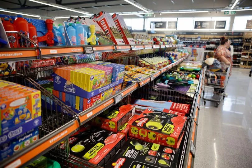 A general image of the middle aisle, Specialbuys, section of Aldi