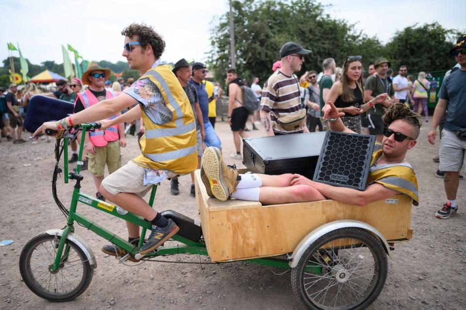 Glastonbury volunteers (Getty Images)