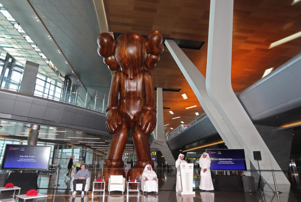 <p>Der Hamad International Airport in Doha, der Hauptstadt Katars, erhält mit 8,77 Punkten die Goldmedaille. Der Service und die Pünktlichkeit gehören zu den besonderen Qualitäten des Flughafens, der damit den Singapore Changi Airport vom ersten Platz des Vorjahres ablöst. </p>