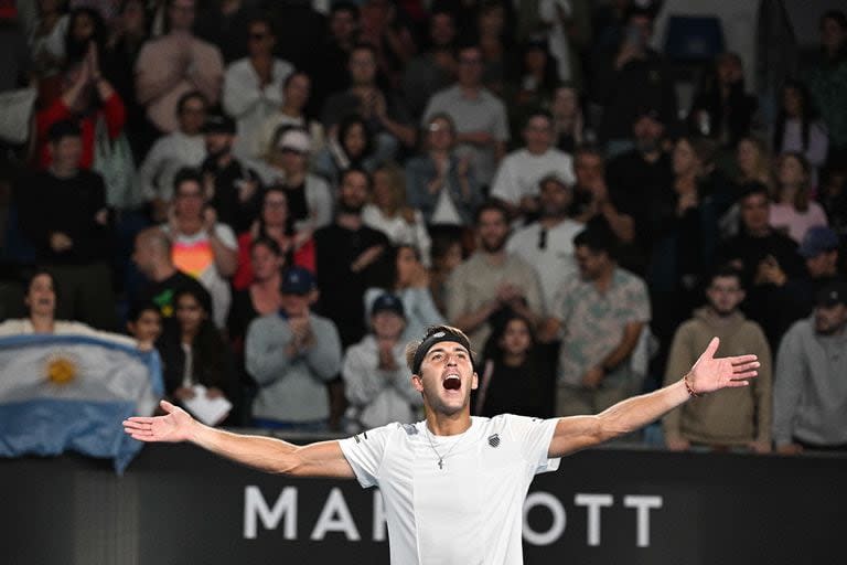 Tomás Etcheverry sueña en grande; si da el batacazo ante Djokovic, avanzará a los octavos de final