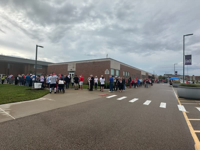 Supporters gather outside Middletown High School for a rally for vice-presidential candidate JD Vance on Monday, July 22, 2024. (NATALIE FAHMY)