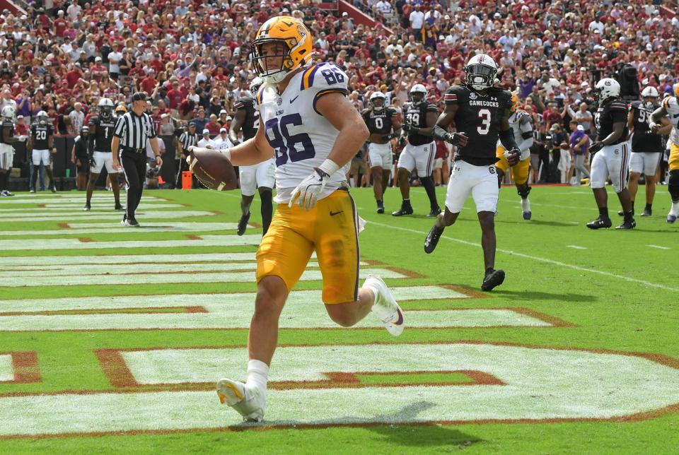 Sep 14, 2024; Columbia, South Carolina, USA; LSU Tigers tight end Mason Taylor (86) scores against the South Carolina Gamecocks during the fourth quarter at Williams-Brice Stadium. Mandatory Credit: Ken Ruinard/USA TODAY Network via Imagn Images