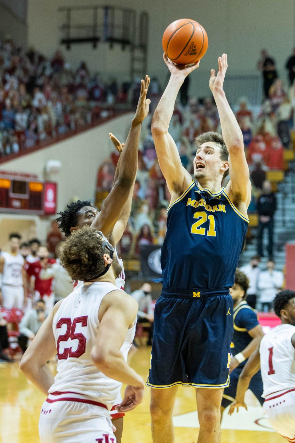 Michigan Wolverines guard Franz Wagner shoots against the Indiana Hoosiers in the second half Feb. 27, 2021 in Bloomington, Ind.