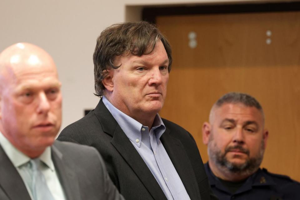 PHOTO: Accused Gilgo Beach killer Rex Heuermann appears before Judge Timothy P. Mazzei in Suffolk County Court in Riverhead, New York, Aug. 1, 2023.  (Newsday RM via Getty Images)