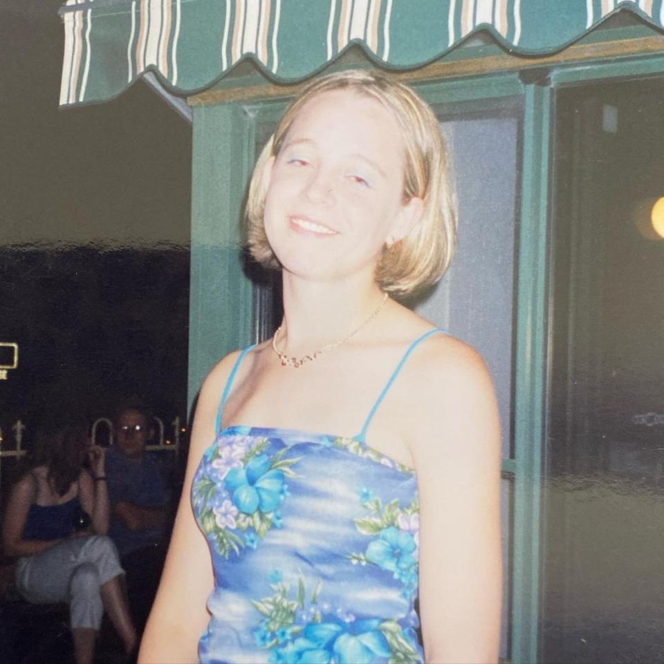 carrie bickmore throwback