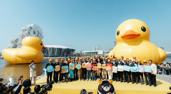 ▲「2024 Kaohsiung Wonderland 冬日遊樂園」由雙鴨揭開序幕。