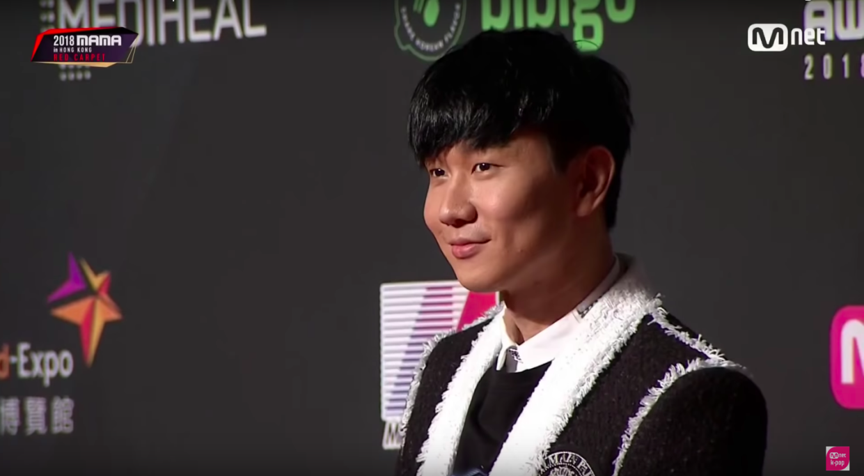 JJ Lin on the red carpet of the 2018 Mnet Asian Music Awards in Hong Kong. (Screenshot from Youtube/Mnet K-POP)