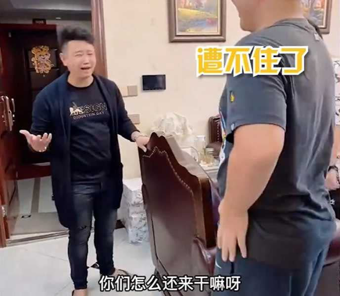 龔玲軍看到外甥再度上門不禁崩潰。（圖／翻攝自燃點視頻video）