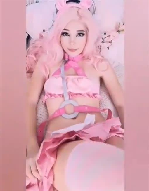 第一名的是－英國網紅「Belle delphine」曾在Pornhub發表影片，因此讓他成功炒作關注．（圖／翻攝自 IG Belle delphine）