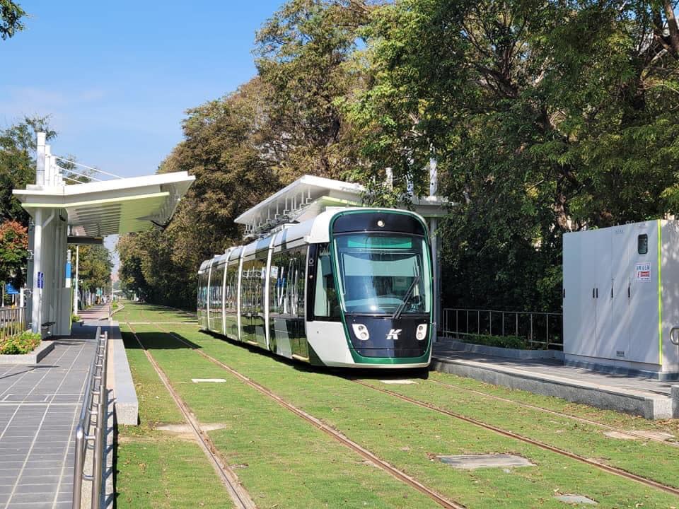 高雄環狀輕軌捷運大南環路段將於1月12日加入營運。   圖：高雄市政府/提供