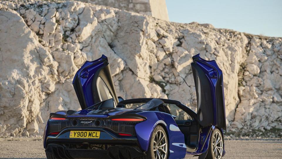 2025 mclaren artura spider