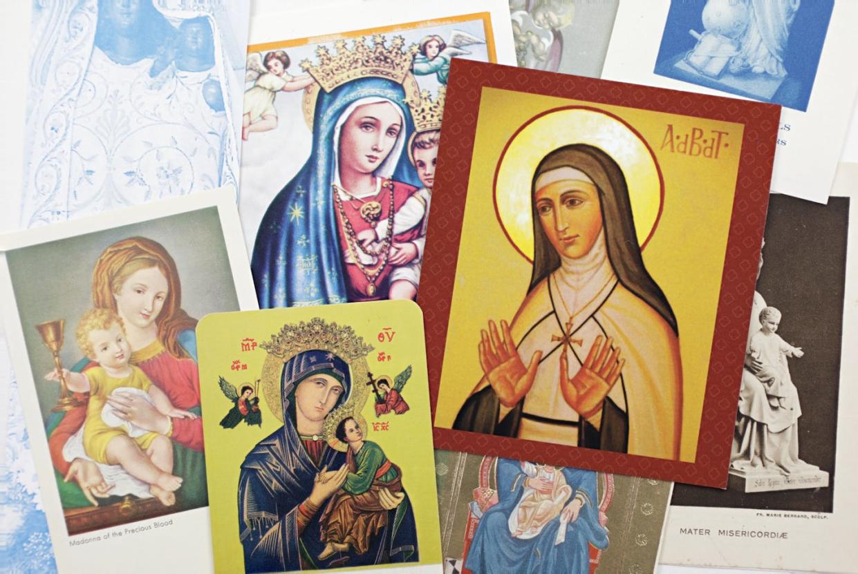 Holy cards are highly collectible but also very, very numerous. <a href="https://ecommons.udayton.edu/imri_holy_cards/" rel="nofollow noopener" target="_blank" data-ylk="slk:Ryan O'Grady, The Marian Library, University of Dayton;elm:context_link;itc:0;sec:content-canvas" class="link ">Ryan O'Grady, The Marian Library, University of Dayton</a>, <a href="http://creativecommons.org/licenses/by-sa/4.0/" rel="nofollow noopener" target="_blank" data-ylk="slk:CC BY-SA;elm:context_link;itc:0;sec:content-canvas" class="link ">CC BY-SA</a>