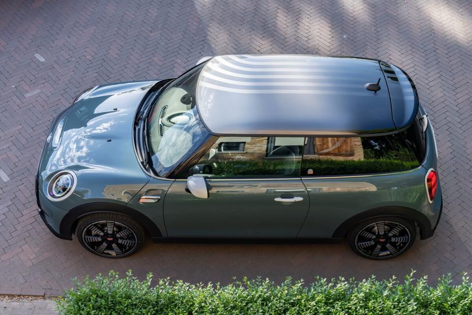 P90474322_highRes_mini-cooper-s-3-door.jpg