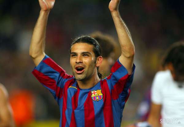 Rafael Márquez con el Barcelona fue uno de los jugadores que más participó en clásicos. Foto: <span>So Foot.</span>