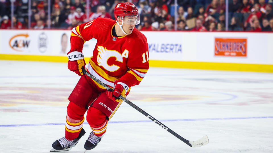 Wednesday was a big one for Mikael Backlund and the Calgary Flames. (Photo Credit: Sergei Belski-USA TODAY Sports)