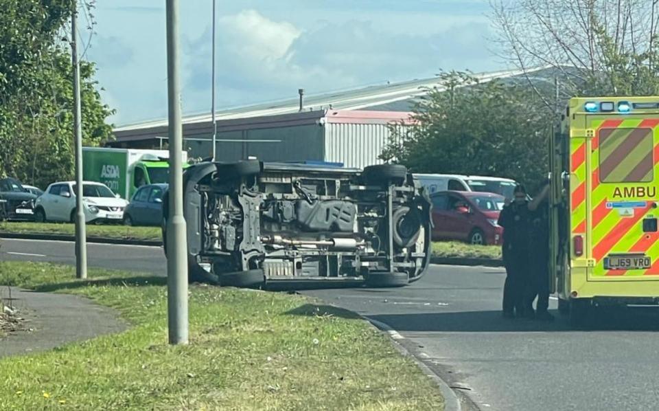 Echo: Crash - Car overturned in Basildon