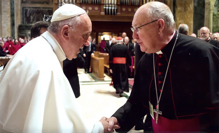 El Papa con el cardenal Kevin Farrell