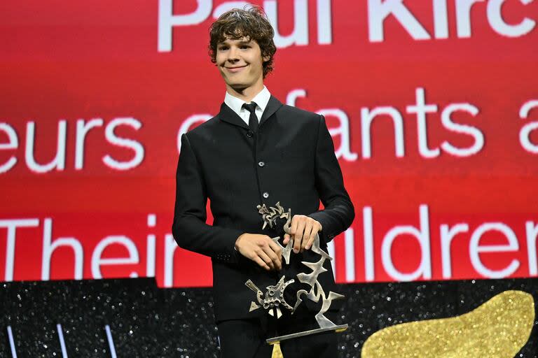 Paul Kircher recibió el premio Marcello Mastroianni a Mejor actor revelación por su labor en Leurs Enfants Apres Eux