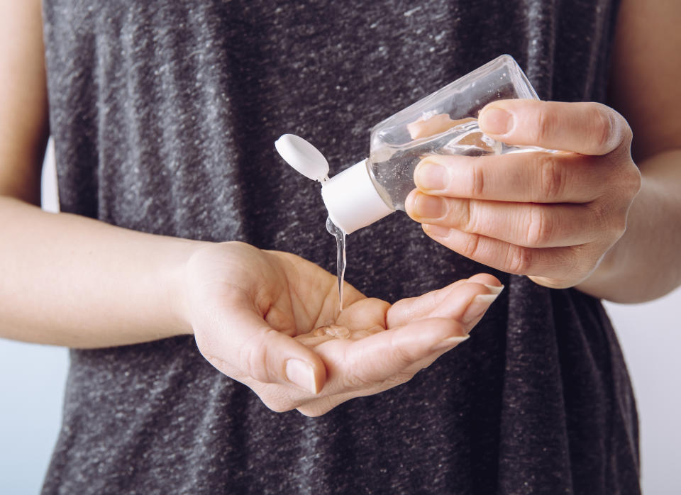 It's important to avoid touching your cold sore and keep your hands clean to prevent spreading the virus to others. (Image via Getty Images)