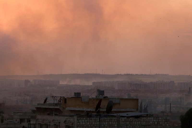 Bombardements sur la route Castello. Les forces gouvernementales syriennes ont atteint dimanche cet axe routier reliant dans le nord de la Syrie la partie d'Alep contrôlée par les rebelles au monde extérieur, /Photo prise le 2 juin 2016/REUTERS/Abdalrhman Ismail