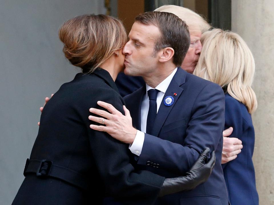 Macron Trump kiss