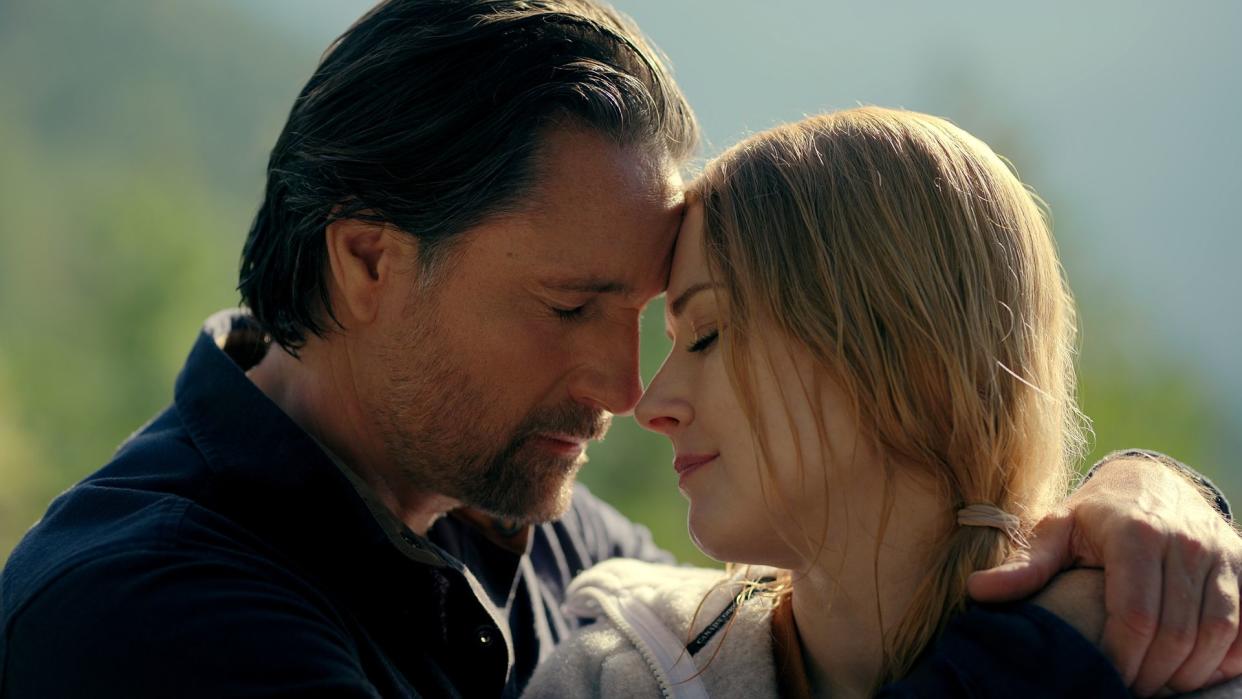 Martin Henderson as Jack Sheridan, Alexandra Breckenridge as Mel Monroe in Virgin River