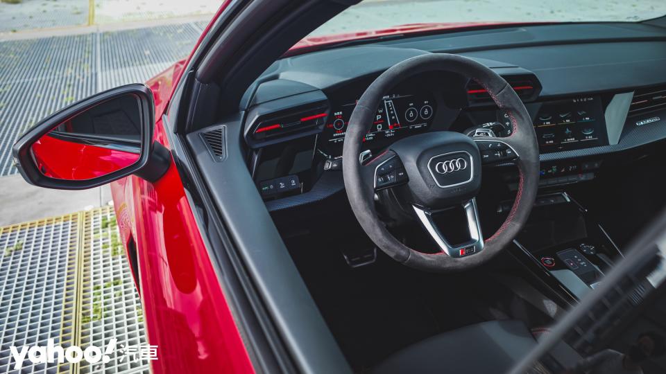 <p>2022 Audi RS 3 Sportback試駕！-10</p> 