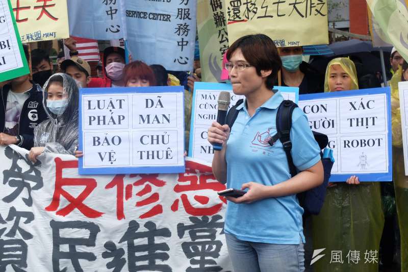 2017-11-20-勞團赴立法院抗議勞基法修惡，天主教會移民與外勞服務中心主任、台灣移工聯盟劉曉櫻。（謝孟穎攝）