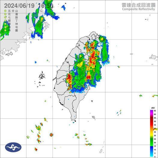 氣象署持續在今（19）天17:00發布豪雨特報。（圖／翻攝自氣象署）