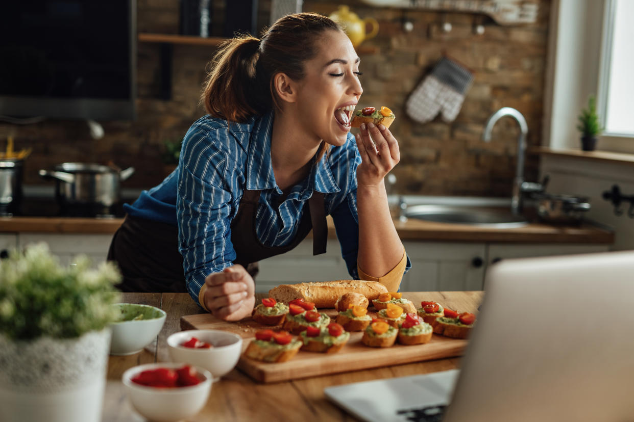 Prepara deliciosos platillos sin tener que encender el horno grande y gastar una fortuna en gas o electricidad/Getty Images.