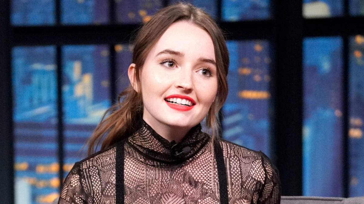 Kaitlyn Dever Couldnt Keep A Straight Face Around George Clooney And