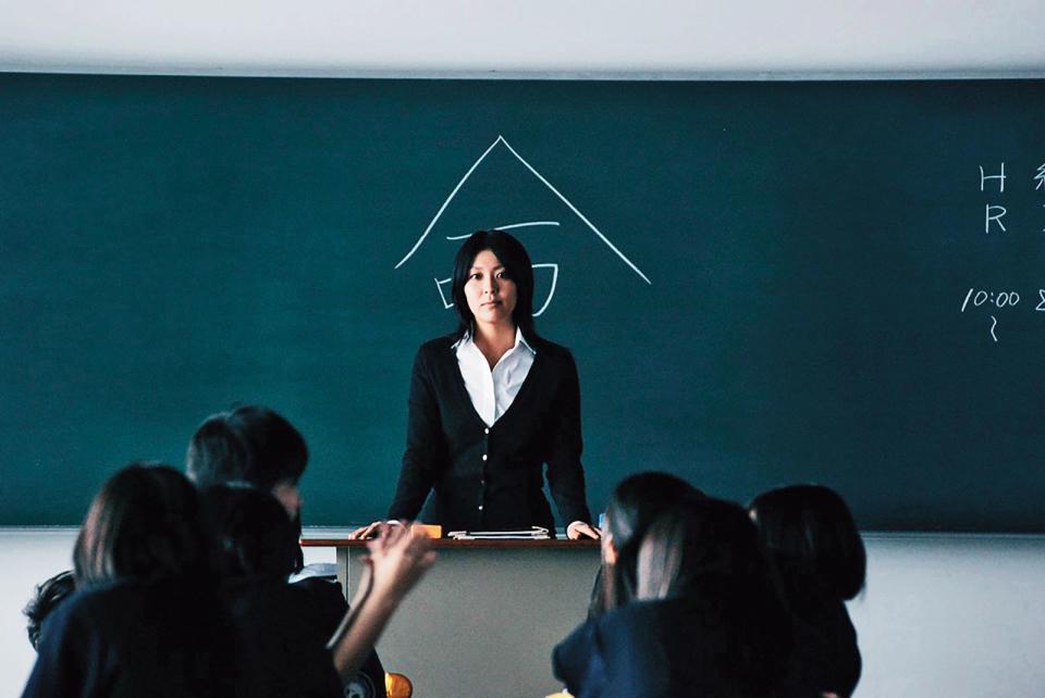 松隆子主演電影《告白》改編自同名小說，以校園霸凌做為題材的故事在全球大獲好評。（車庫娛樂提供）