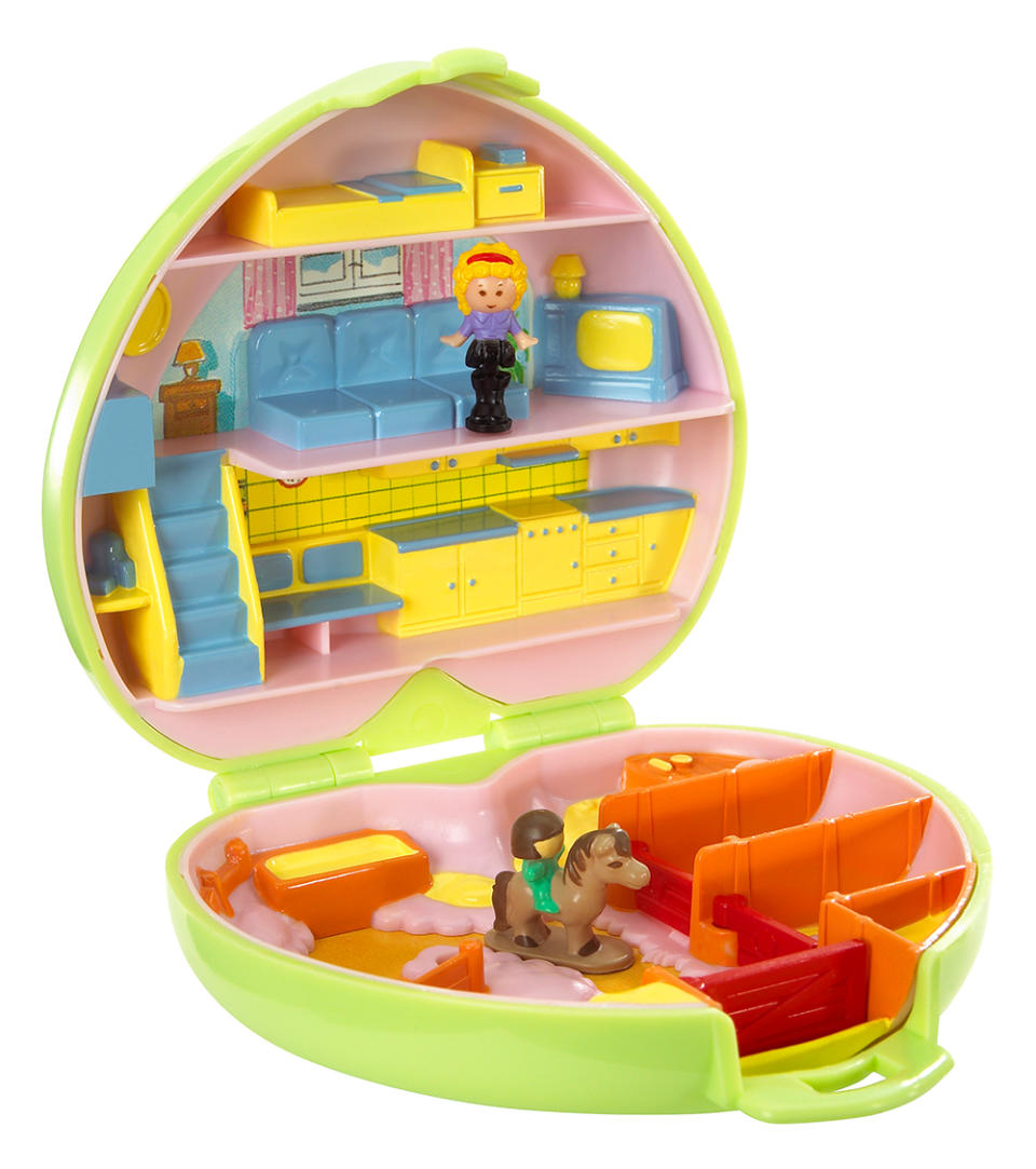 Polly Pocket compact playset from 1989, 90s, plastic, nostalgia, toys, doll