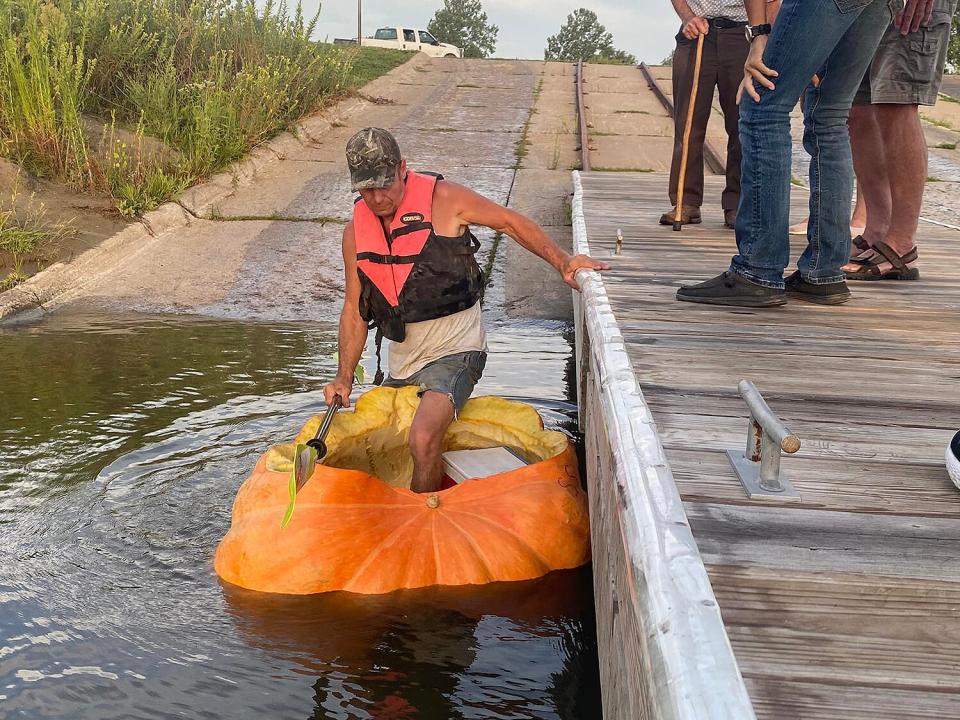 Duane Hansen Paddles Down Missouri River in Pumpkin