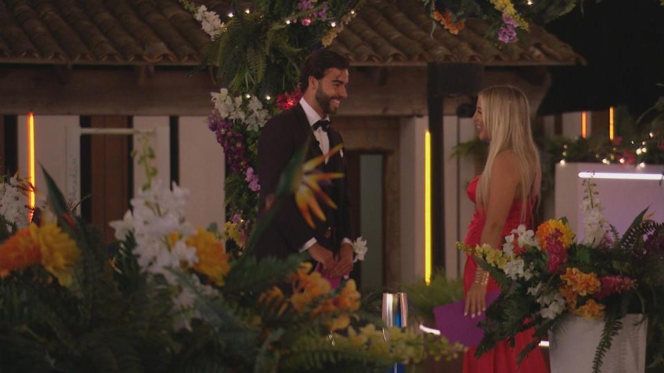 why was there no 'split or steal' in the love island final