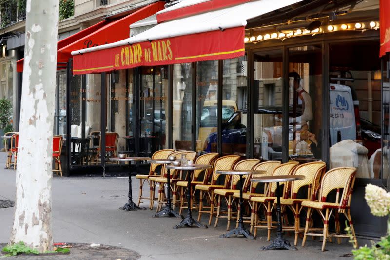 Paris streets before the national lockdown