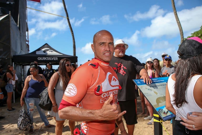 Kelly Slater prend position.