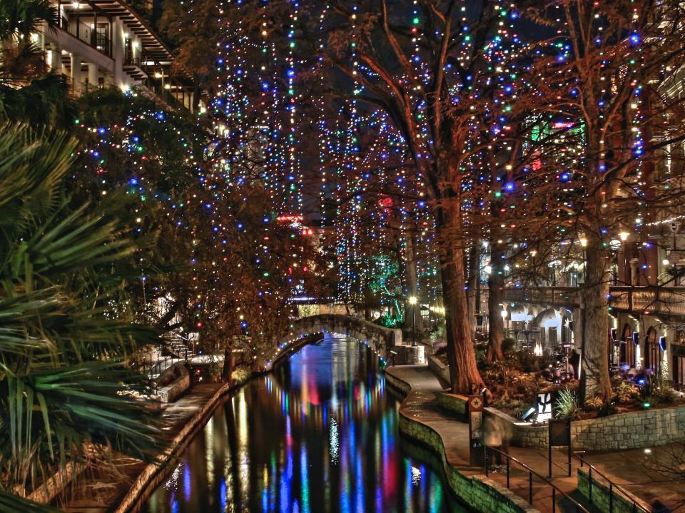 san antonio riverwalk christmas